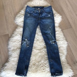 Rag & bone skinny Capri zipper leg.